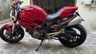 Ducati Monster 696 Plus (2007 - 14) usata