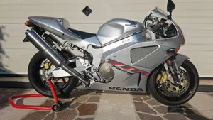 Honda VTR 1000 SP-1 (2000 - 01) 