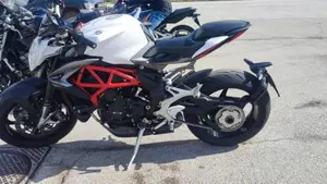 MV Agusta Brutale 800 EAS ABS (2016 - 19)  (2)