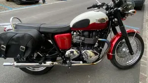 Triumph Bonneville T100 (2008 - 16) 