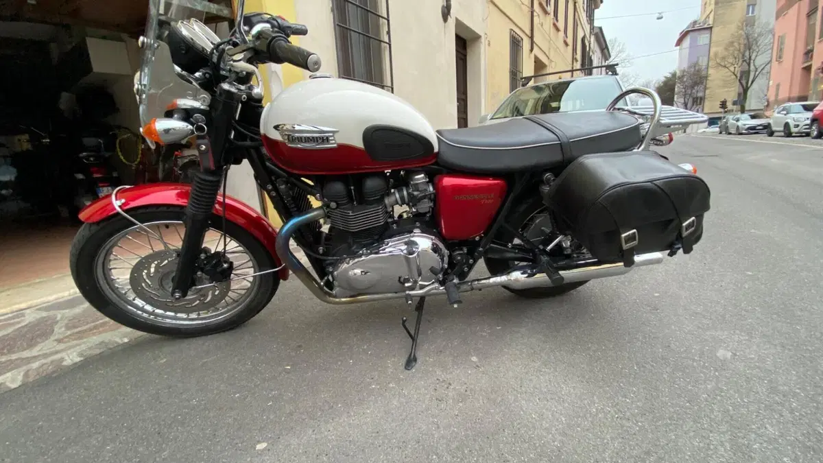 Triumph Bonneville T100 (2008 - 16)  (3)
