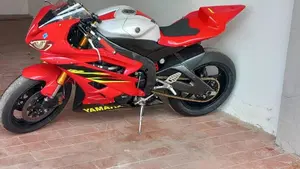 Yamaha YZF R6 (2006 - 07)  (2)