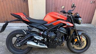 Triumph Street Triple 765 R (2023 - 26) usata