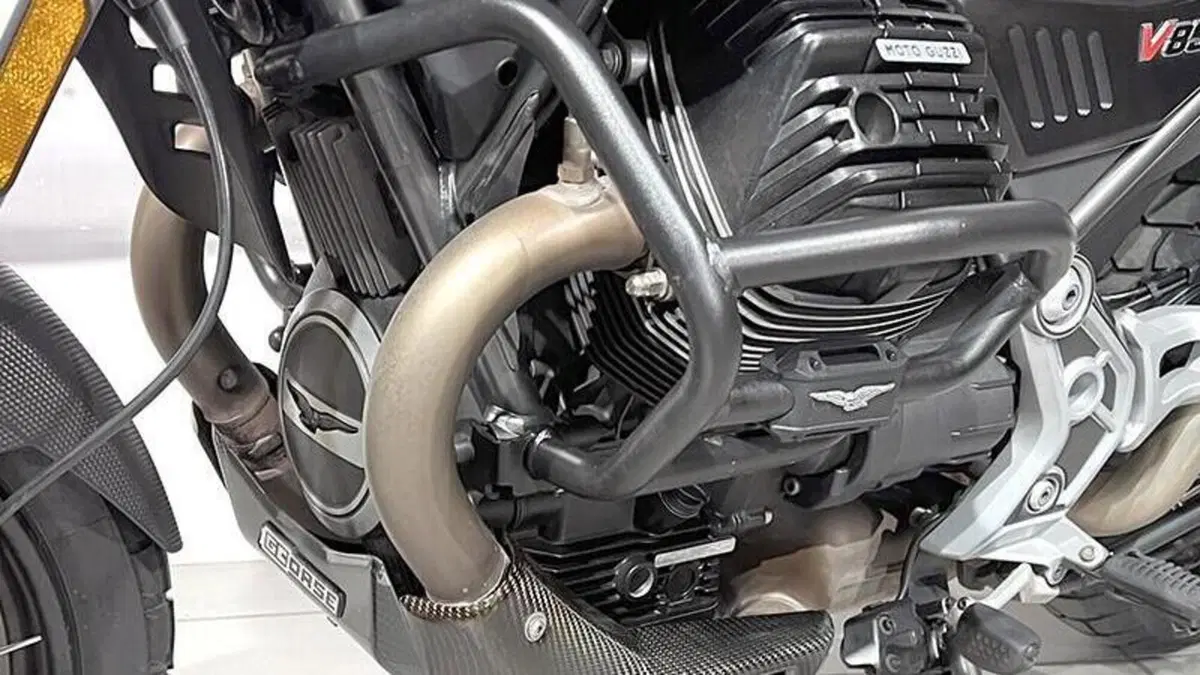 Moto Guzzi V85 TT (2021 - 23)  (3)