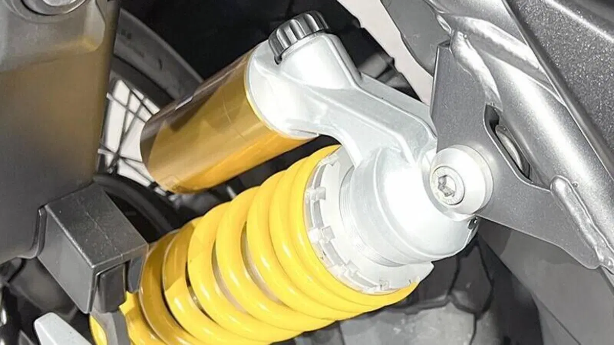 Moto Guzzi V85 TT (2021 - 23)  (4)