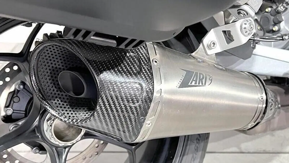 Moto Guzzi V100 Mandello S (2022 - 24)  (3)