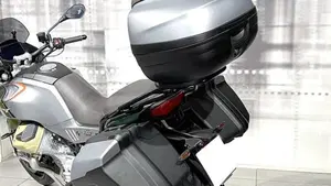 Moto Guzzi V100 Mandello S (2022 - 24)  (4)