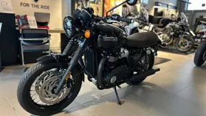 Triumph Bonneville T120 Black (2026)  (4)