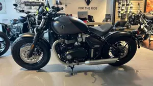 Triumph Bonneville Bobber 1200 (2026)  (3)