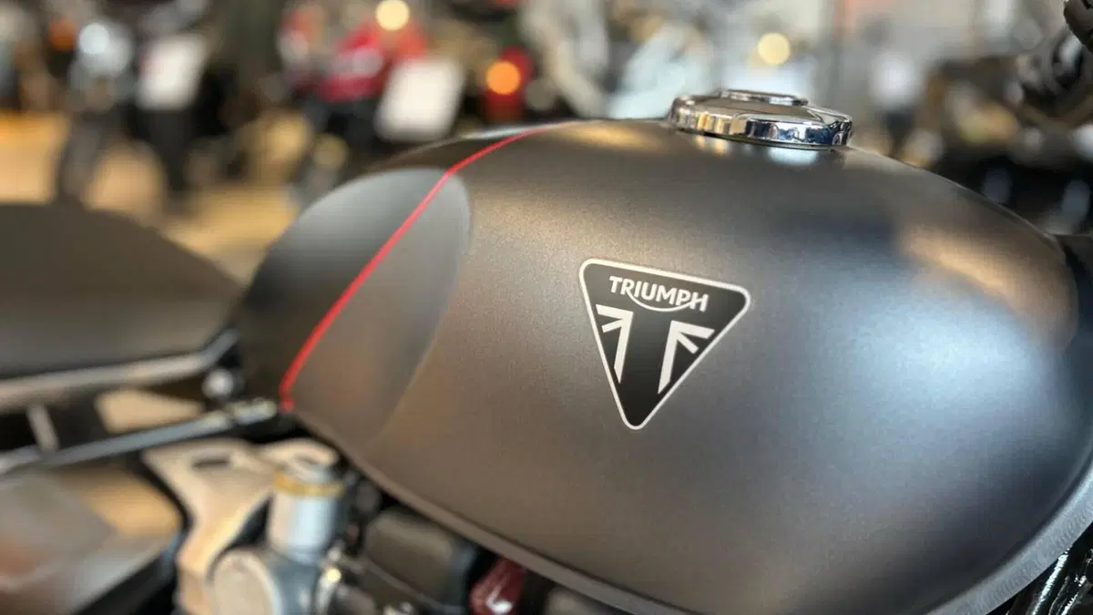 Triumph Bonneville Bobber 1200 (2026)  (7)