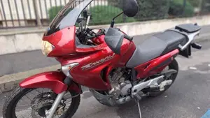 Honda Transalp XL 650V (2005 - 06)  (4)