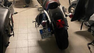 Harley-Davidson 883 Custom (2006 - 07) - XL 883C usata