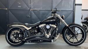 Harley-Davidson 1690 Breakout (2013 - 17) - FXSB 