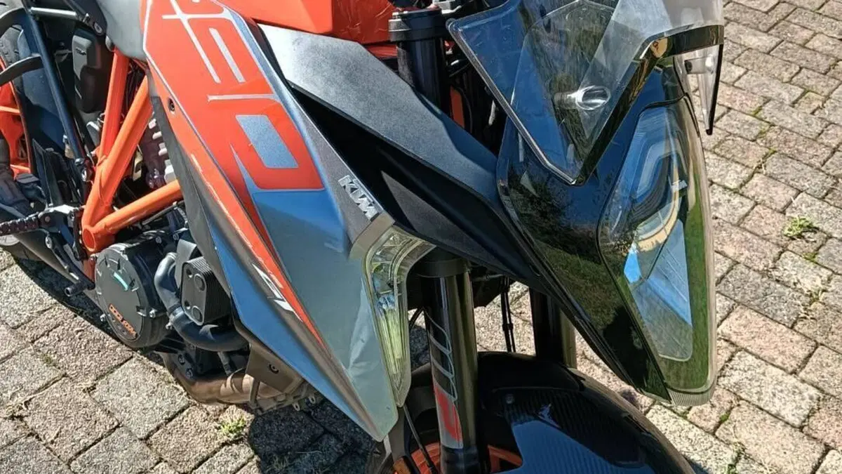 KTM 1290 Super Duke GT (2019 - 20)  (10)