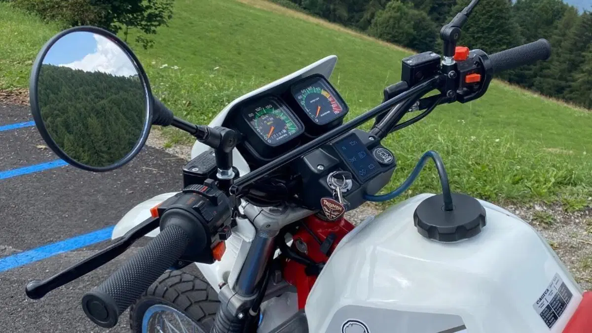 Cagiva Elefant 650  (4)