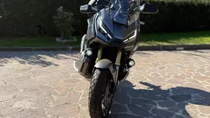 Honda X-ADV 750 DCT Adventure (2021 - 24)  (2)