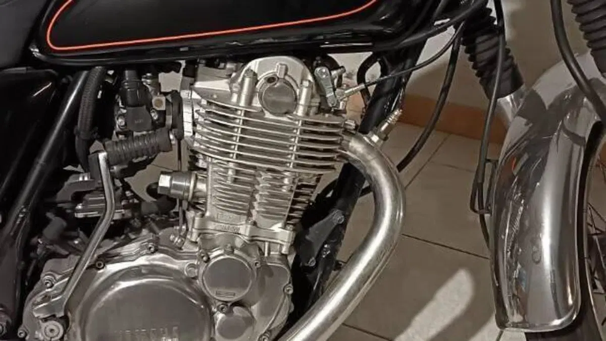 Yamaha SR 400 (2013 - 17)  (2)