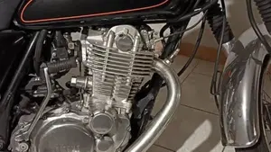 Yamaha SR 400 (2013 - 17)  (2)