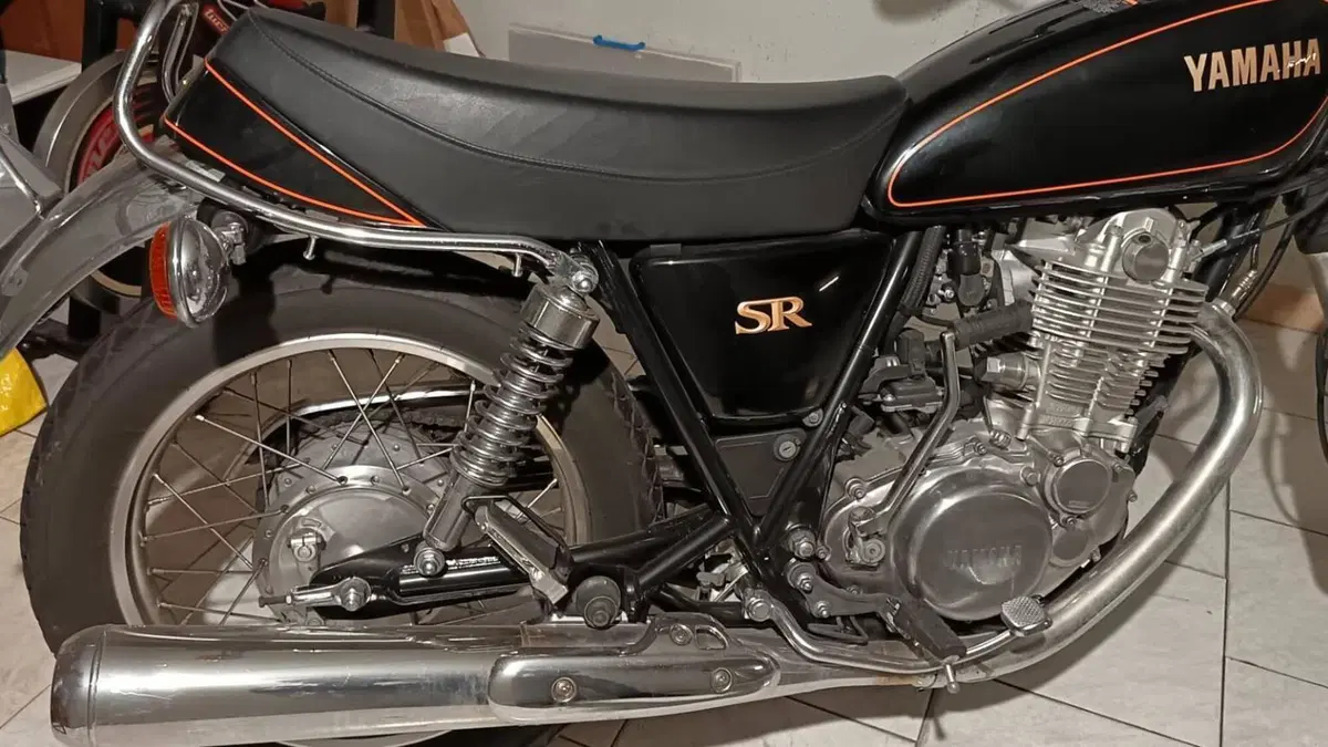 Yamaha SR 400 (2013 - 17)  (3)