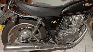 Yamaha SR 400 (2013 - 17)  (3)