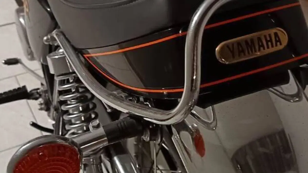 Yamaha SR 400 (2013 - 17)  (7)