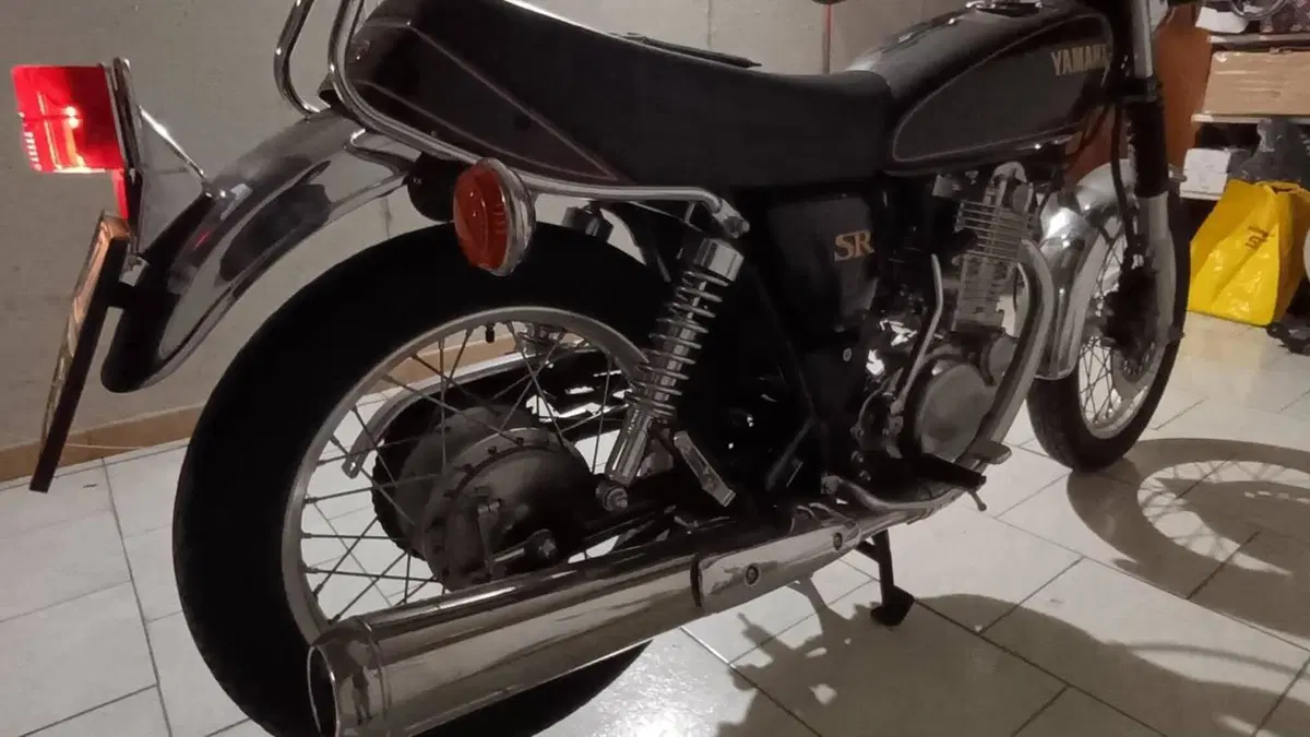 Yamaha SR 400 (2013 - 17)  (9)