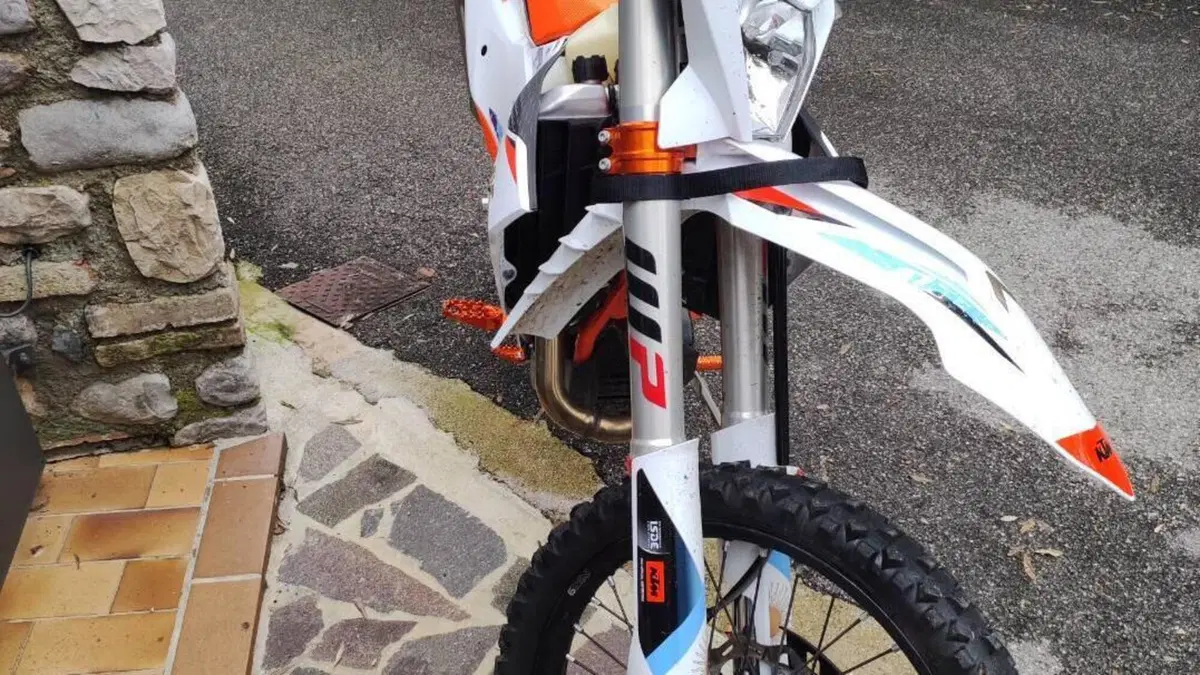 KTM 500 EXC-F Six Days (2024)  (12)
