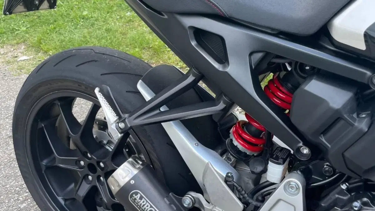 Honda CB 1000 R + Neo Sport Cafè (2019 - 20)  (3)