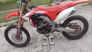 Honda CRF 250R (2019)  (4)
