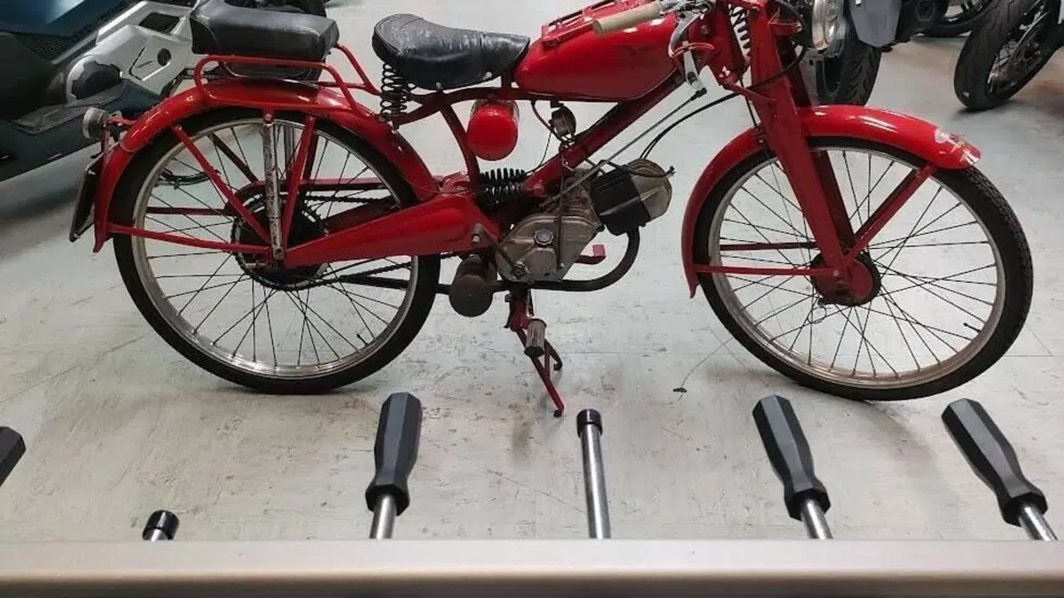 Moto Guzzi   (4)