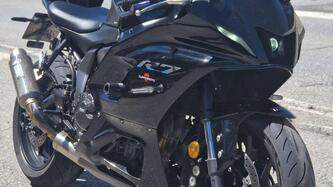 Yamaha YZF R7 (2021 - 25) usata