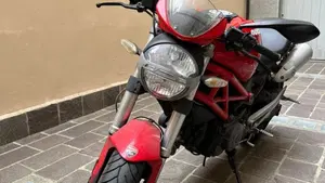 Ducati Monster 696 (2008 - 13)  (5)