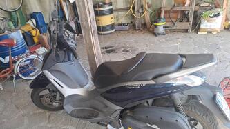 Piaggio Beverly 350 SportTouring ie (2011 - 15) usata