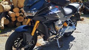 Moto Guzzi V100 Mandello S (2022 - 24) 