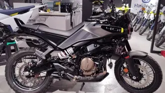 Husqvarna Svartpilen 401 (2024 - 26) usata