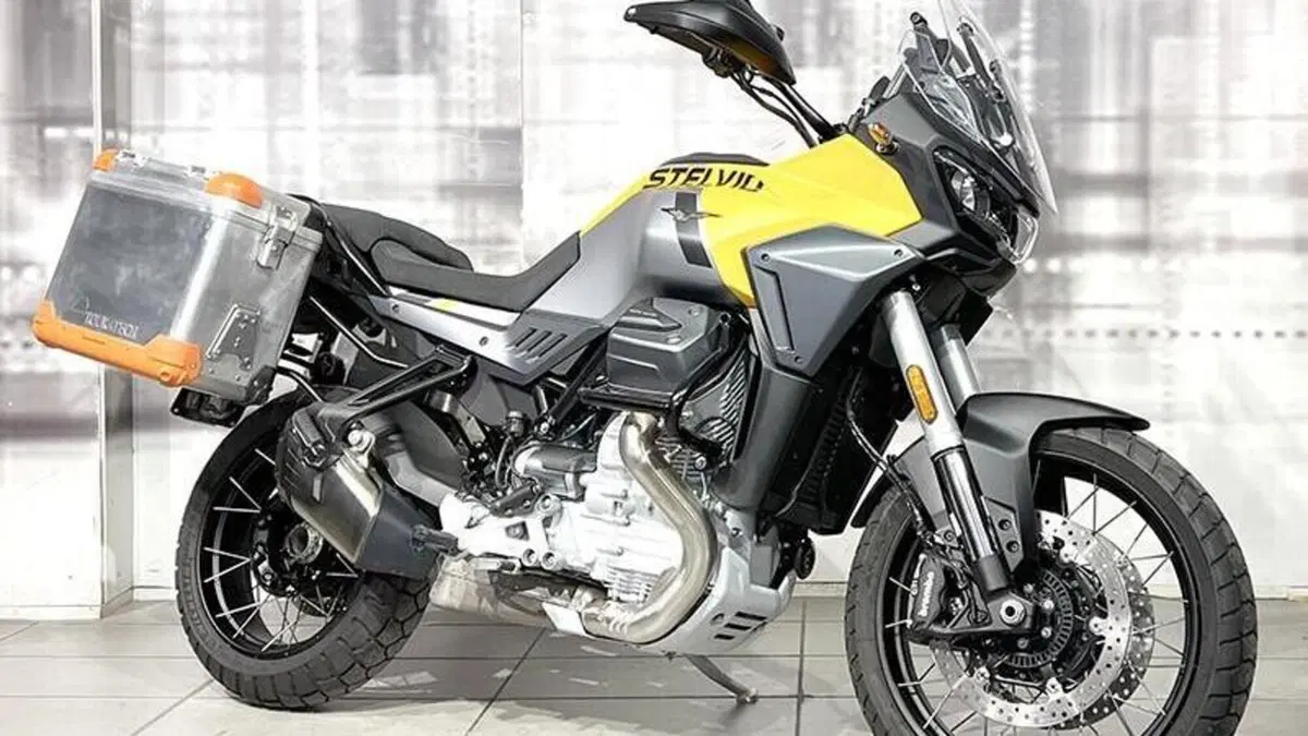Moto Guzzi Stelvio (2024 - 26) 