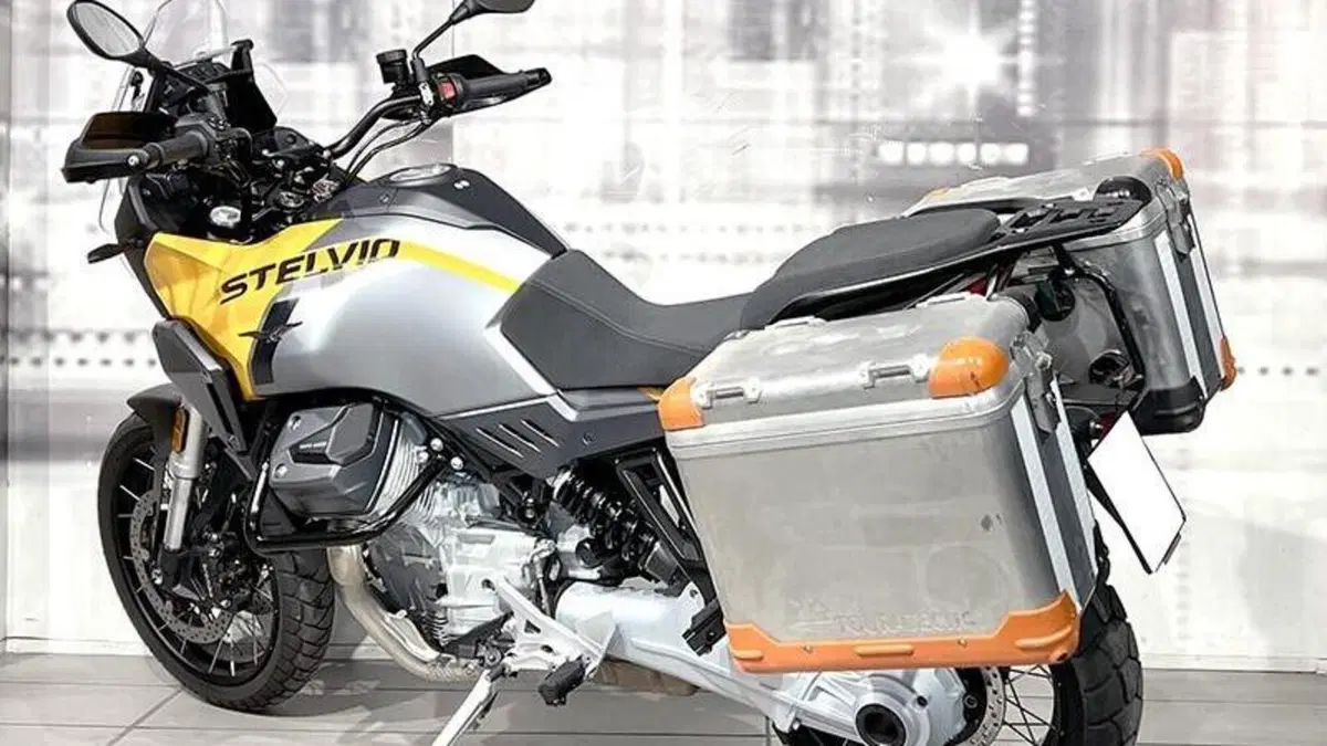 Moto Guzzi Stelvio (2024 - 26)  (2)