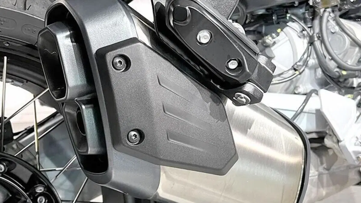 Moto Guzzi Stelvio (2024 - 26)  (3)