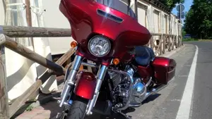 Harley-Davidson 107 Street Glide Special (2017 - 19) - FLHXS  (4)