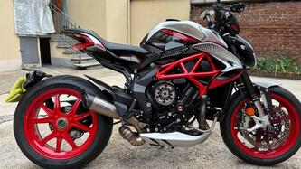 MV Agusta Dragster 800 RC SCS (2022 - 25) usata
