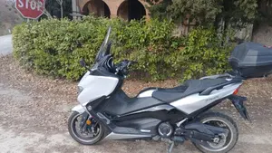 Yamaha T-Max 530 DX (2017 - 19)  (2)