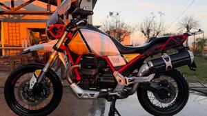 Moto Guzzi V85 TT Evocative Graphics (2021 - 23) 