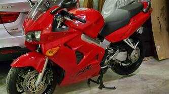 Honda VFR 800 (1998 - 01) usata