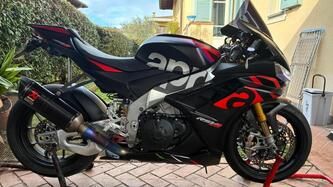 Aprilia RSV4 1100 Factory (2021 - 24) usata