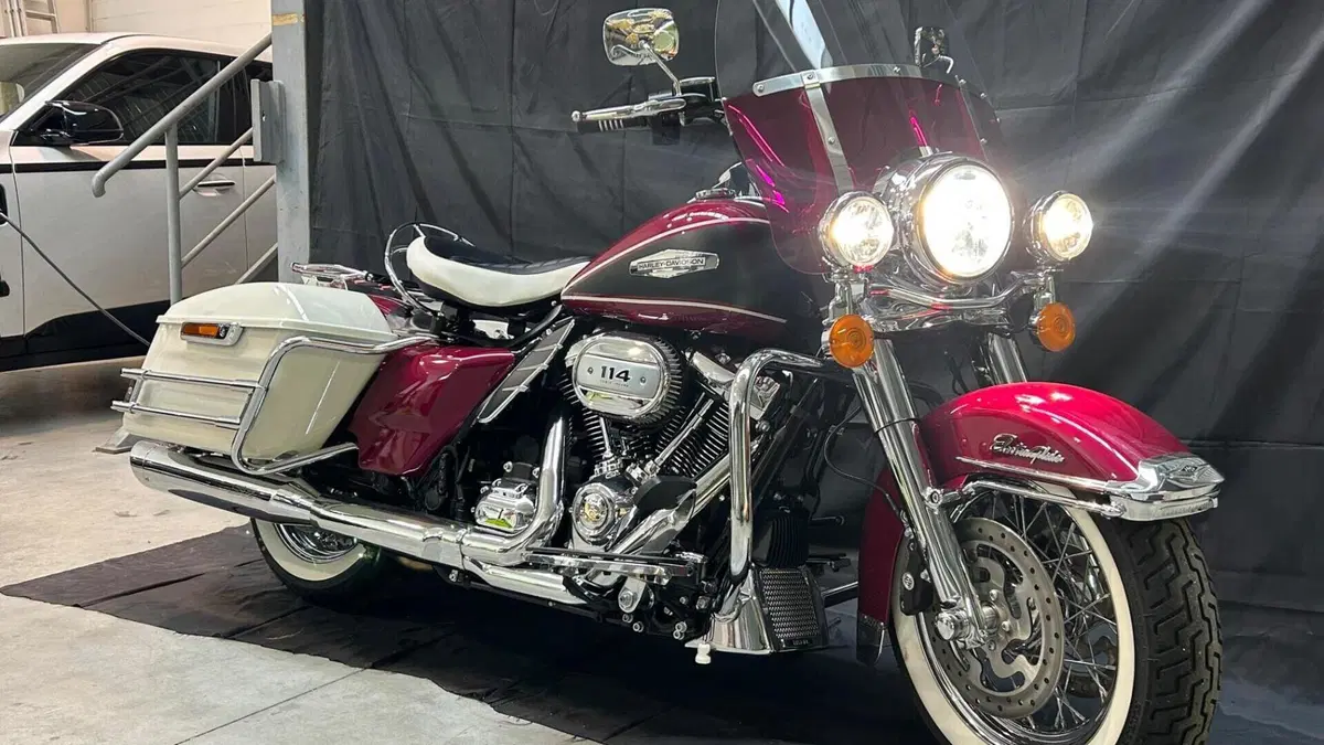 Harley-Davidson Electra Glide Highway King (2023)  (5)