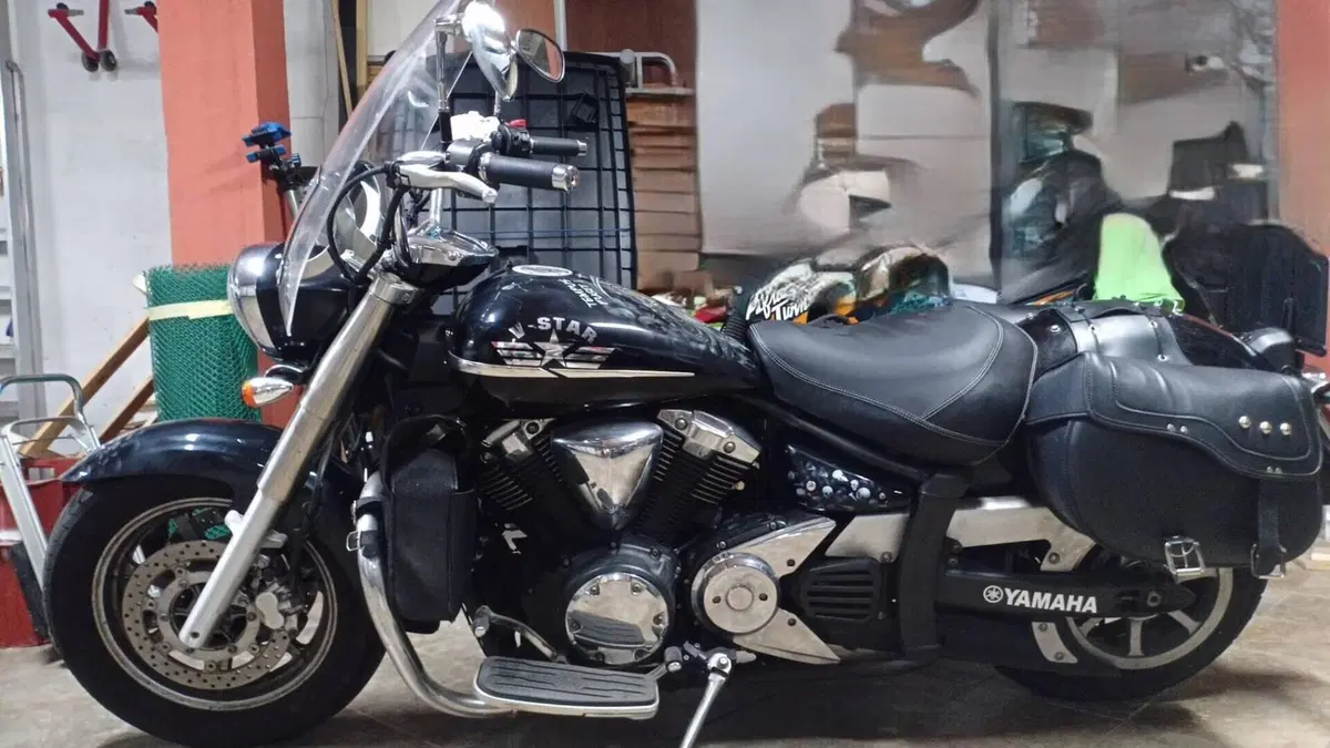 Yamaha XVS 1300 Midnight Star (2006 - 16) 