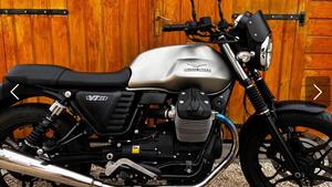 Moto Guzzi V7 II Stone (2015 - 17) 