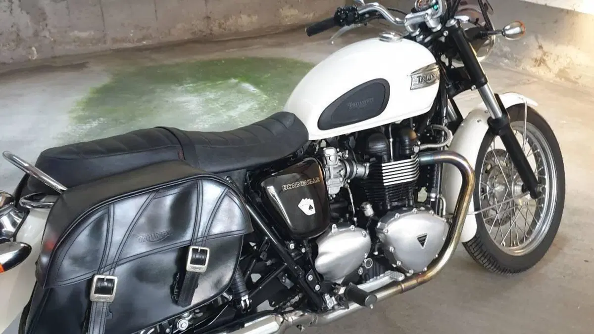 Triumph Bonneville (2007 - 16) 