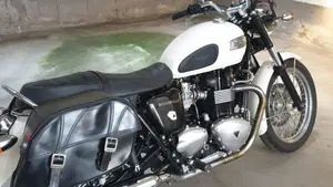 Triumph Bonneville (2007 - 16) 