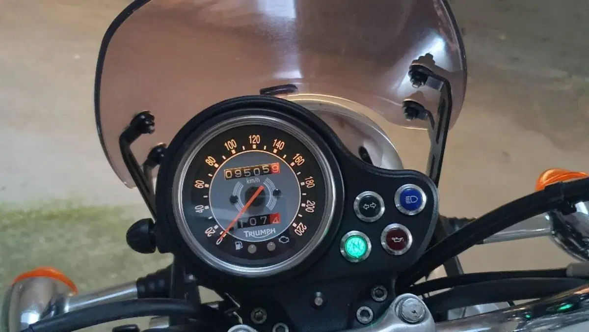 Triumph Bonneville (2007 - 16)  (4)